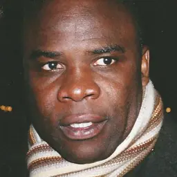 Photo de Basile Boli · Crédits photo Christophe95 · Wikimedia Commons