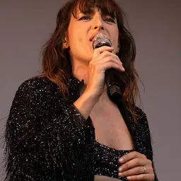 Photo de Juliette Armanet · Crédits photo Selbymay · Wikimedia Commons