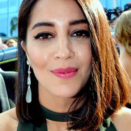 Photo de Leïla Bekhti · Crédits photo Georges Biard · Wikimedia Commons