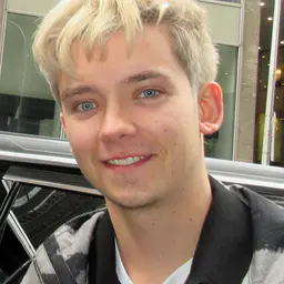 Photo de Asa Butterfield · Crédits photo greg2600 / Flickr · Wikimedia Commons