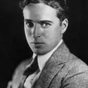 Photo de Charlie Chaplin · Crédits photo Strauss-Peyton Studio · Wikimedia Commons