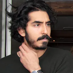 Photo de Dev Patel · Crédits photo Gordon Correll · Wikimedia Commons