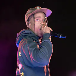 Photo de Travis Scott · Crédits photo Frank Schwichtenberg · Wikimedia Commons