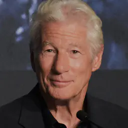 Photo de Richard Gere · Crédits photo Ariela Ortiz-Barrantes · Wikimedia Commons