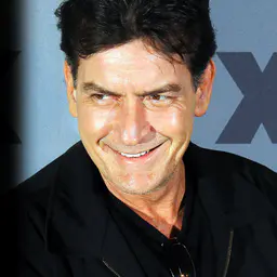 Photo de Charlie Sheen · Crédits photo Joella Marano · Wikimedia Commons