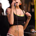 Photo de Amy Winehouse · Crédits photo Gregory Gebhardt from Laguna Beach, CA, USA · Wikimedia Commons