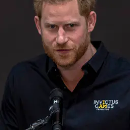 Photo de Prince Harry · Crédits photo Ministerie van Defensie · Wikimedia Commons
