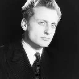 Photo de Bruno Cremer · Crédits photo Studio Harcourt. · Wikimedia Commons
