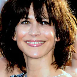 Photo de Sophie Marceau · Crédits photo Georges Biard · Wikimedia Commons