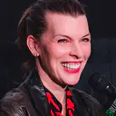 Photo de Milla Jovovich · Crédits photo Kevin Paul · Wikimedia Commons